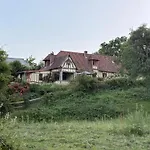 Ancien Pressoir Renove Avec Grand Jardin Et Vue Sur La Nature בית נופש