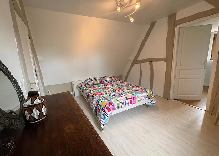 Hébergement de vacances Charming House Surrounded By Nature Courtonne-la-Meurdrac